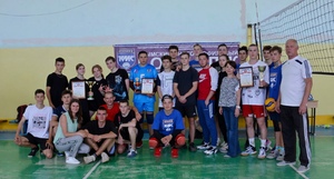 Открытый турнир КМК по волейболу в честь Дня России